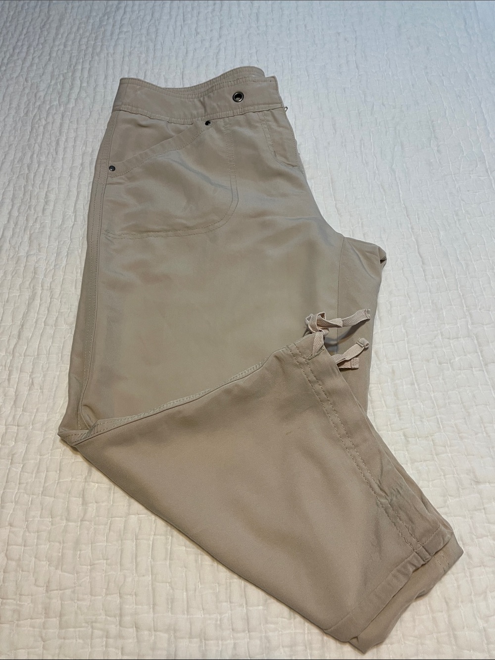Northern Reflections Women's Beige Capris with Drawstring Hem